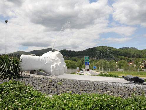 Kreiselkunstwerk in via Antonio Rinaldi in Mendrisio