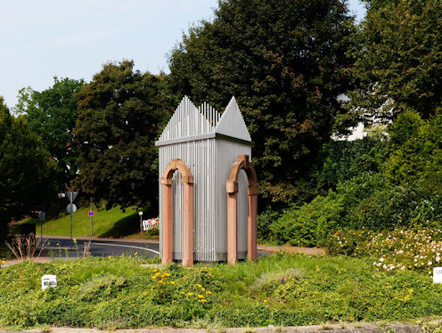 Kunst im Kreisverkehr in Barbarossastraße - Himmelauer Mühle in Gelnhausen 
