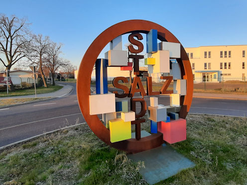 Kunst im Kreisverkehr in Heinitzhof – Hoher Weg – Dammweg – Grundweg in Schönebeck (Elbe)
