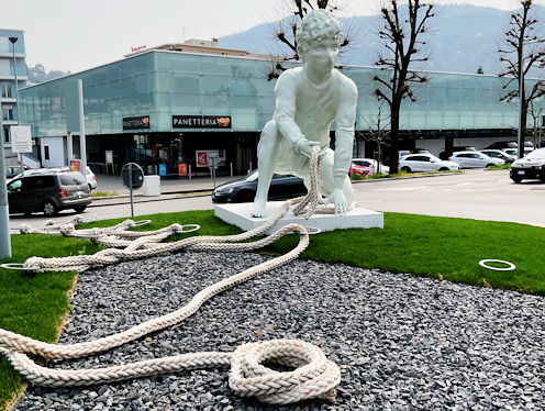 Kreiselkunstwerk in 6830 Chiasso-Schweiz, Viale Volte-viale Stoppa + Via dei Pedroni