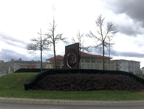 Kunst im Kreisverkehr in Tullastraße - Carl-Schneider-Straße - Rheinstraße in Ettenheim