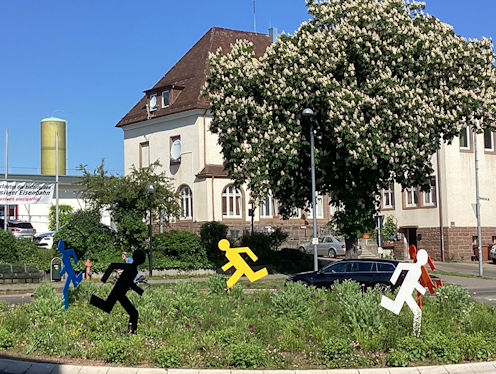 Kreiselkunstwerk in Hauptstraße - Bahnhofsstraße in Trossingen