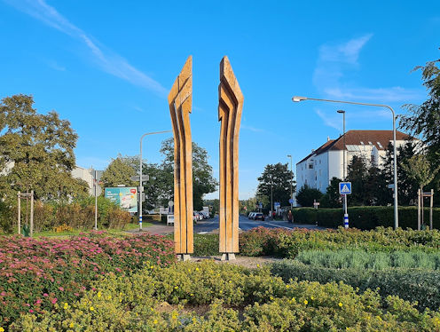 Kunst im Kreisverkehr in Kurt-Schumacher-Ring - Theodor-Heuss-Straße in Egelsbach