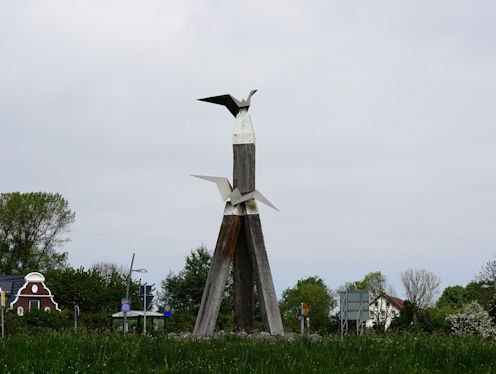 Kunst im Kreisverkehr in Deichstrich - L6 - Bettenwarfen in Neuharlingersiel