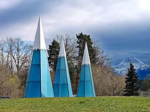 Kunst im Kreisverkehr in Friedensbrücke - Sankt Magdalener Straße - Industriestraße in Villach in Österreich