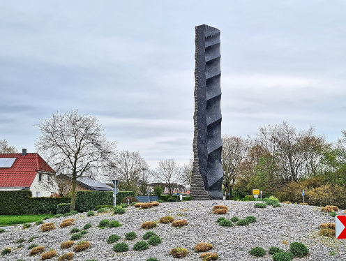 Kunst im Kreisverkehr in Weller Straße - Willi-Brandt-Ring in Weeze