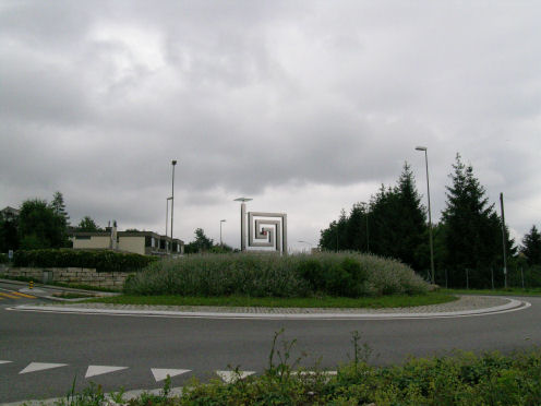 Kreiselkunstwerk in Hauptstrasse in Unterengstringen 