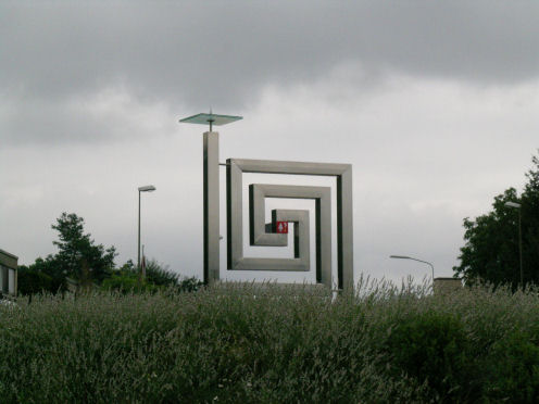 Kreiselkunstwerk in Hauptstrasse in Unterengstringen 