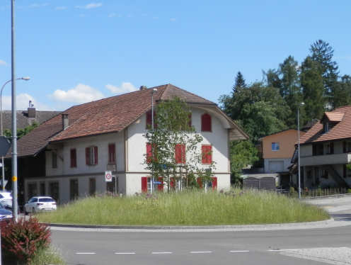 Kreiselkunstwerk in Bernstrasse - Solothurnstrasse in Bätterkinden 