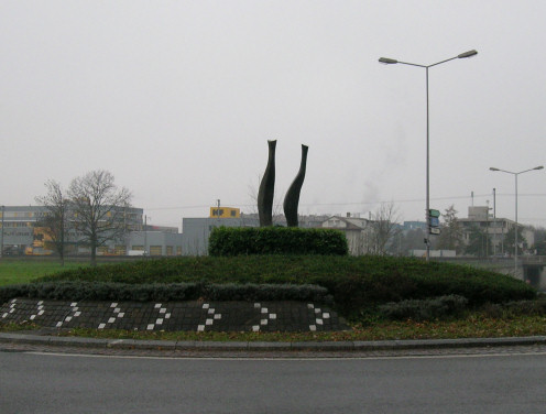 Kreiselkunstwerk in Eingangs Industriestrasse SE in Wallisellen mit Kunst im Kreisverkehr 