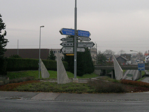 Kreiselkunstwerk in Hauptstrasse Kreuzlingen-Rorschach in Romanshorn 