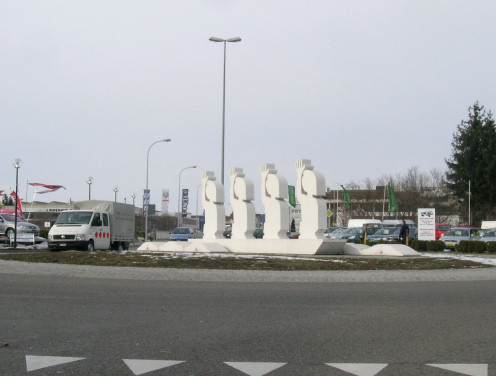 Kreiselkunstwerk in Sonnmattstr - Flawilerstr - Toggenburgerstrasse in Wil 