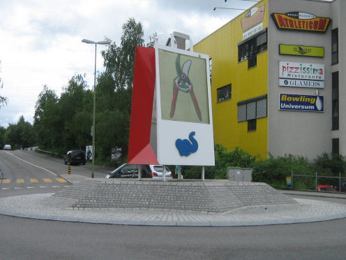 Kreiselkunstwerk in Gewerbegebiet in Dietlikon  