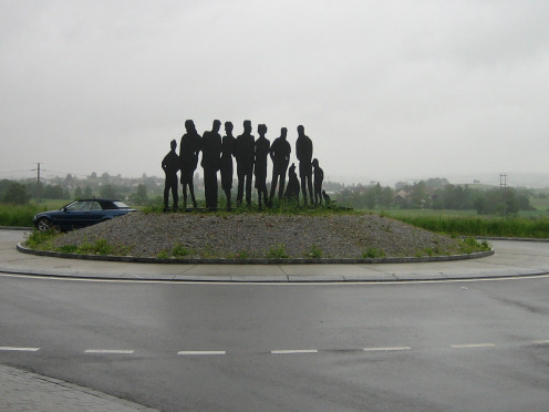 Kreiselkunstwerk in Dübendorfstrasse - Burggacherstrasse in Fällanden 