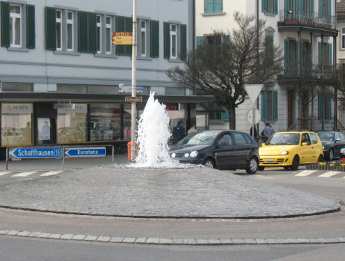 Kreiselkunstwerk in Löwenplatz Hauptstrasse - Löwenstrasse in Kreuzlingen 
