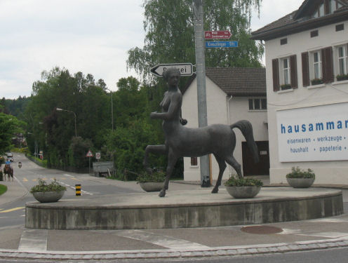 Kreiselkunstwerk in Kreuzlingerstrasse in Müllheim 