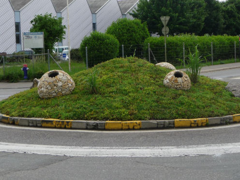 Kreiselkunstwerk in Ringstrasse in Therwil 