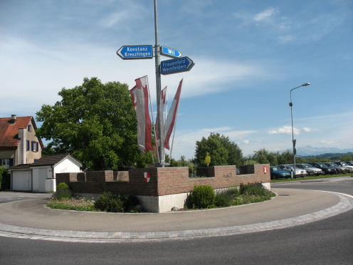 Kreiselkunstwerk in Bergerstrasse - Bürglenstrasse - Weinfelderstrasse in Berg-Mauren 