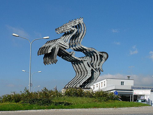 Kreiselkunstwerk in Bielstrasse / Turmstrasse ( Strecke Solothurn-Biel ) 