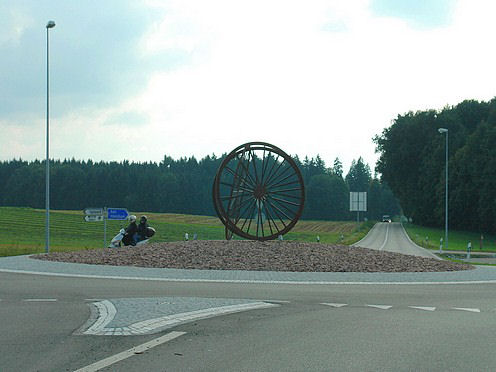 Kreiselkunstwerk in Richtung Hindelbank / Fraubrunnen / Lyssach Dorf  