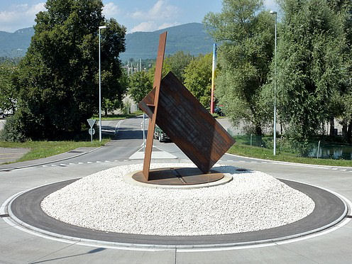 Kreiselkunstwerk in Bern-Zürich-Strasse in Rothrist 