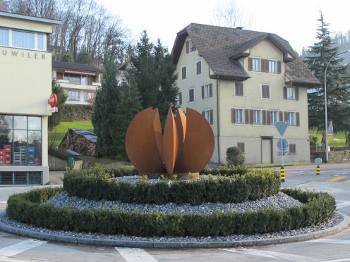 Kreiselkunstwerk in Schlösslistrasse in 6030 Ebikon bei Luzern 
