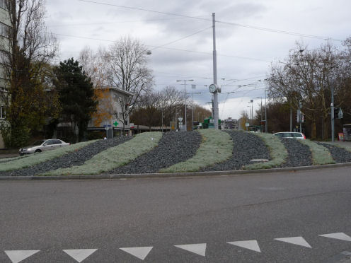 Kreiselkunstwerk in Oberwilerstrasse - Holeestrasse in Basel 