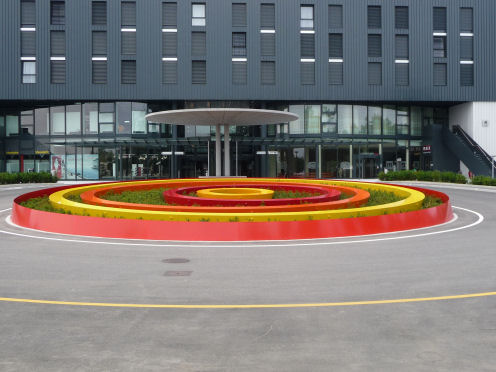 Kreiselkunstwerk in Hardstrasse vor dem aquabasilea in Pratteln 