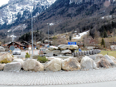 Kreiselkunstwerk in Grimselstrasse - Alpbachstrasse in Meiringen 