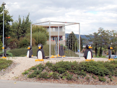 Kreiselkunstwerk in Route Cantonale in Boundry 