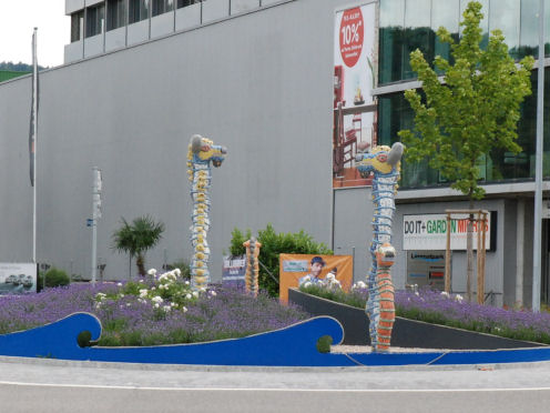 Kreiselkunstwerk in Industriestrasse - Pfadackerstrasse in Spreitenbach 