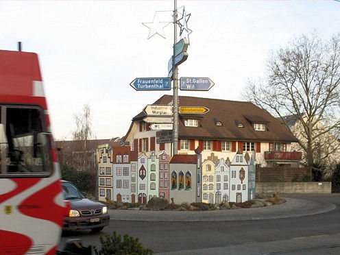 Kreiselkunstwerk in Frauenfeldstrasse - Wilerstrasse in Münchwilen 