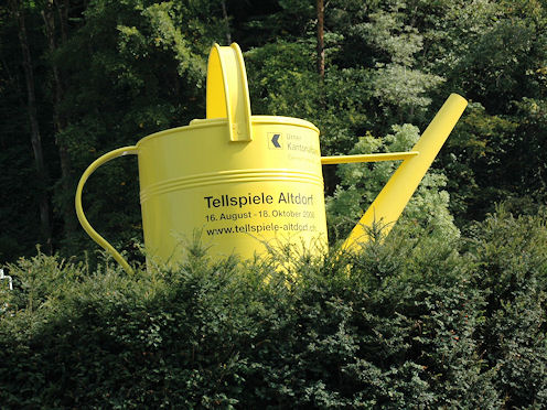 Kreiselkunstwerk in Autostrada A4 - Gotthardstrasse - Flüelerstrasse in Flüelen 