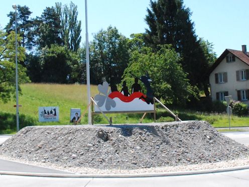 Kreiselkunstwerk in Landstrasse - Industriestrasse in Würenlos 