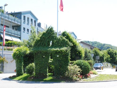 Kreiselkunstwerk in Landstrasse - Schulstrasse - Buechzelglistrasse in Würenlos 