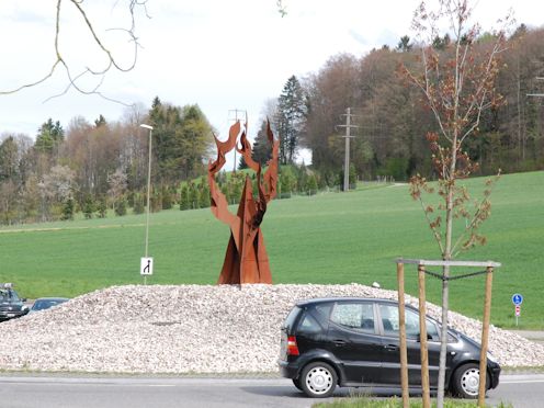 Kreiselkunstwerk in Südstrasse - Wehntalerstrasse - Schwenkelbergstrasse in Dielsdorf 