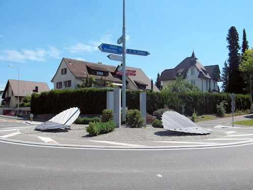 Kreiselkunstwerk in Bahnhofstrasse - Schützenstrasse in Aadorf 