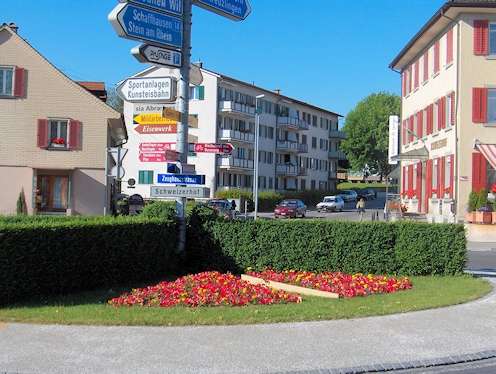 Kreiselkunstwerk in Bahnhofstrasse - Zeughausstrasse in Frauenfeld 