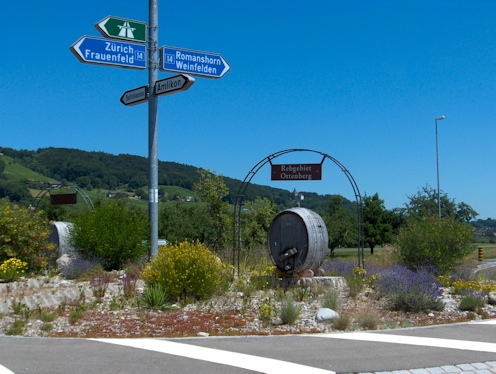 Kreiselkunstwerk in Frauenfelderstrasse - Zufahrt nach Boltshausen in Märstetten 