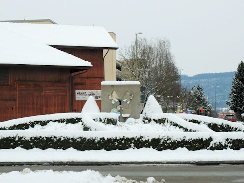 Kreiselkunstwerk in Dorfstrasse - Bülacherstrasse in Embrach 