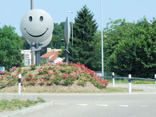 Kreiselkunstwerk in Schaffhauserstr - Laufenburgerstr - Hauptstr in Sisseln 