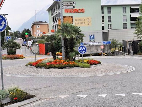 Kreiselkunstwerk in Vio Bartolome Papio - Via Muraccio in Ascona 