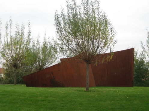 Kreiselkunstwerk in Schlossstrasse - Brückenstrasse- Seckenheimerstrasse in Ilvesheim 