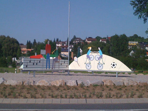 Kreiselkunstwerk in L1101 im Lkr. Heilbronn zwischen Neckarsulm und Erlenbach an der Ortseinfahrt Binswangen 
