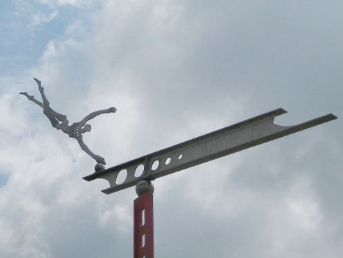 Kreiselkunstwerk in Riedbrunnenstr. (K 1077) in Gärtringen 