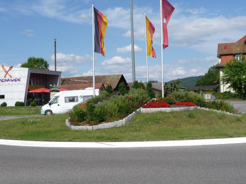 Kreiselkunstwerk in Laufenpark - Rheinuferweg - Stadtweg in Laufenburg 