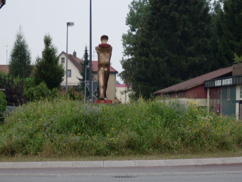 Kreiselkunstwerk in Bachstraße in Winterbach 