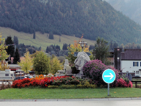 Kreiselkunstwerk in Poststrasse in Oberstdorf 