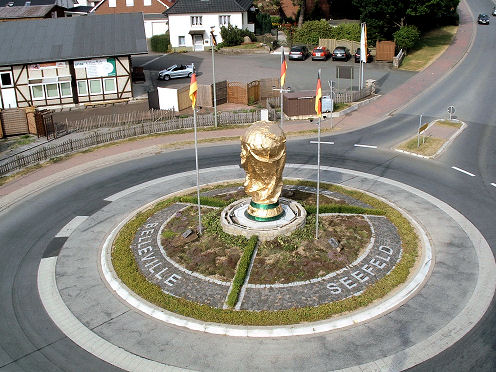 Kreiselkunstwerk in Ecke Wewelsburger - Str. Tudorfer Str. in Salzkotten 