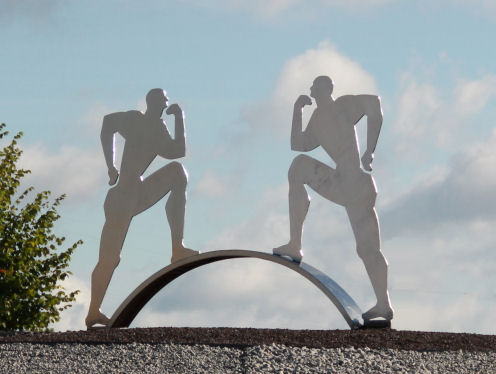 Kreiselkunstwerk in Lindacher Straße in Mutlangen 